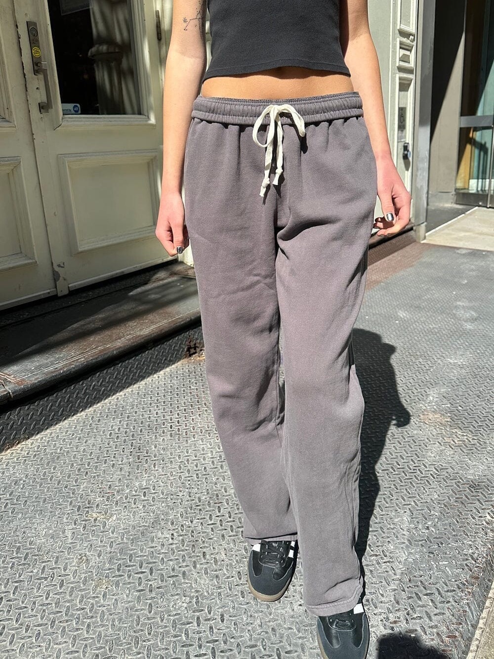 Brandy Melville Anastasia Sweatpants - Dark Ash - Picture 1 of 4
